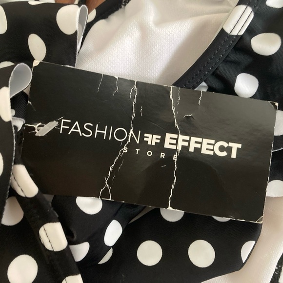 Black and White Polka Dot Ruffle Swimsuit Top - Picture 4 of 4